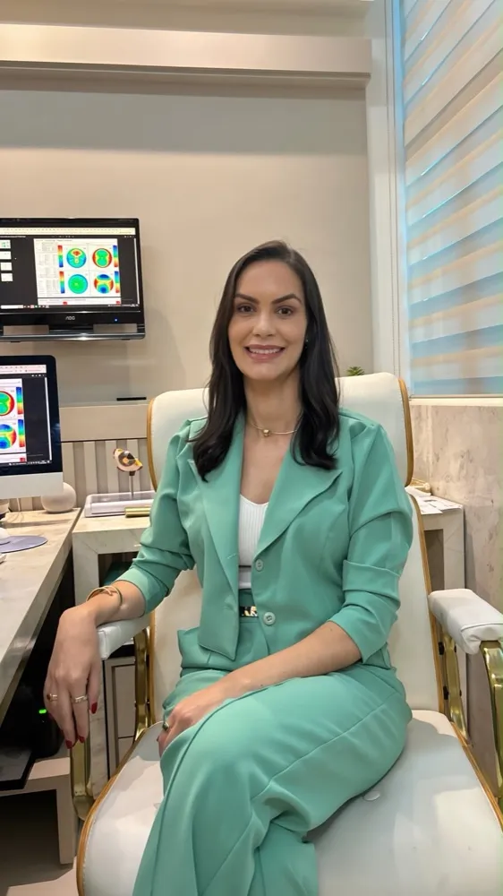 Dra. Karol Caixeta